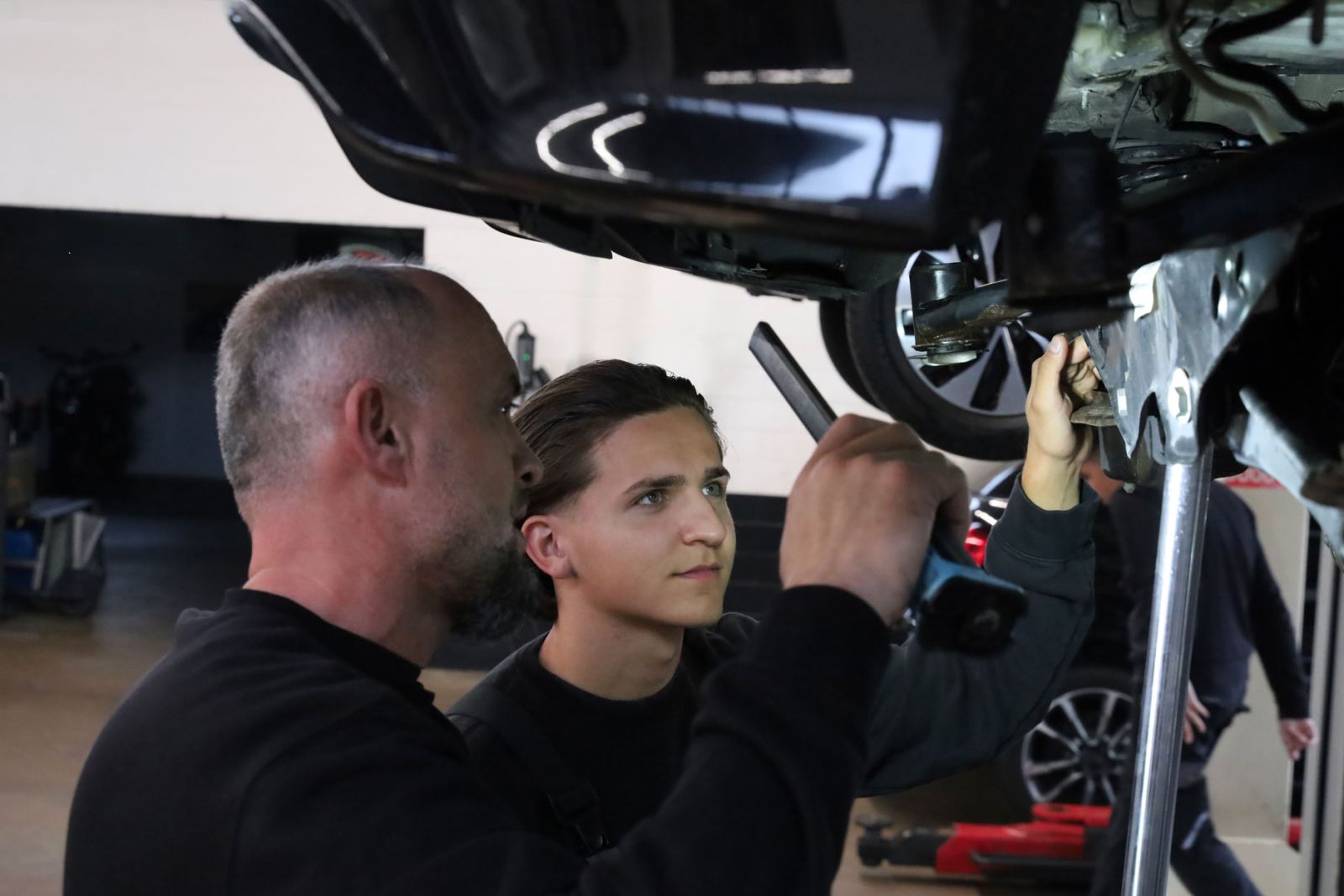 Fachmännische-Wartung-und-Reparatur_Garage-Rao